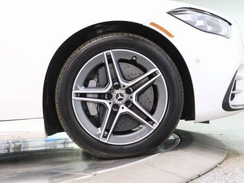 Certified 2024 Mercedes-Benz S 580e 4MATIC Sedan image 15