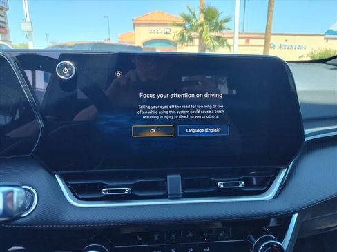 New 2026 Chevrolet Equinox LT w/ Safety and Technology Package FWD image 11
