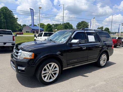 Used 2017 Ford Expedition Platinum AWD/4WD image 2