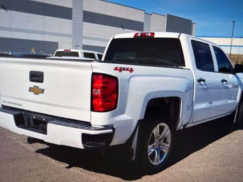 Used 2018 Chevrolet Silverado 1500 Custom w/ Custom Value Package image 3