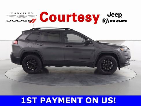 Certified 2023 Jeep Cherokee Altitude Lux image 4