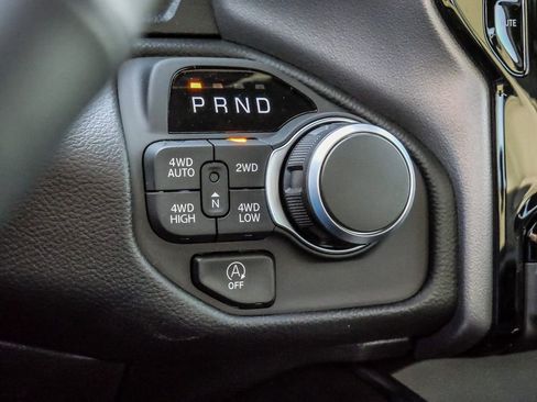 New 2026 RAM 1500 4x4 Crew Cab image 29