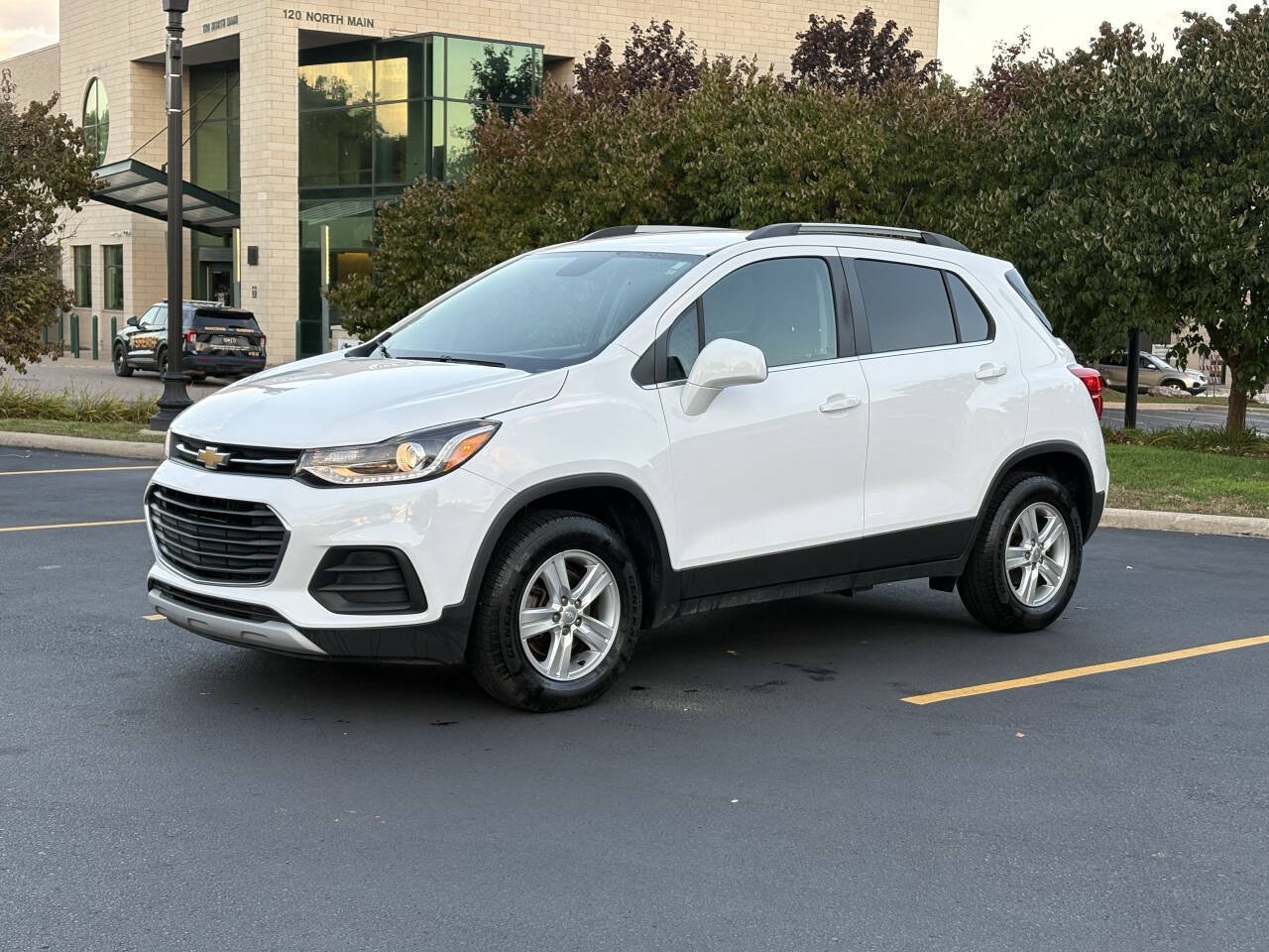 Used 2019 Chevrolet Trax LT AWD/4WD image 1