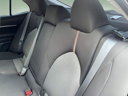 Used 2020 Toyota Camry LE image 17