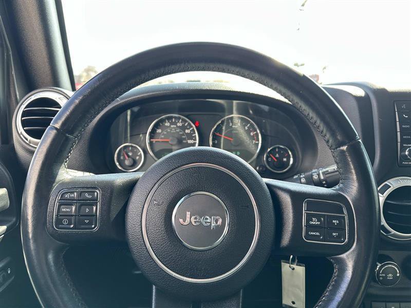 Used 2016 Jeep Wrangler Unlimited Sahara w/ Dual Top Group AWD/4WD image 16