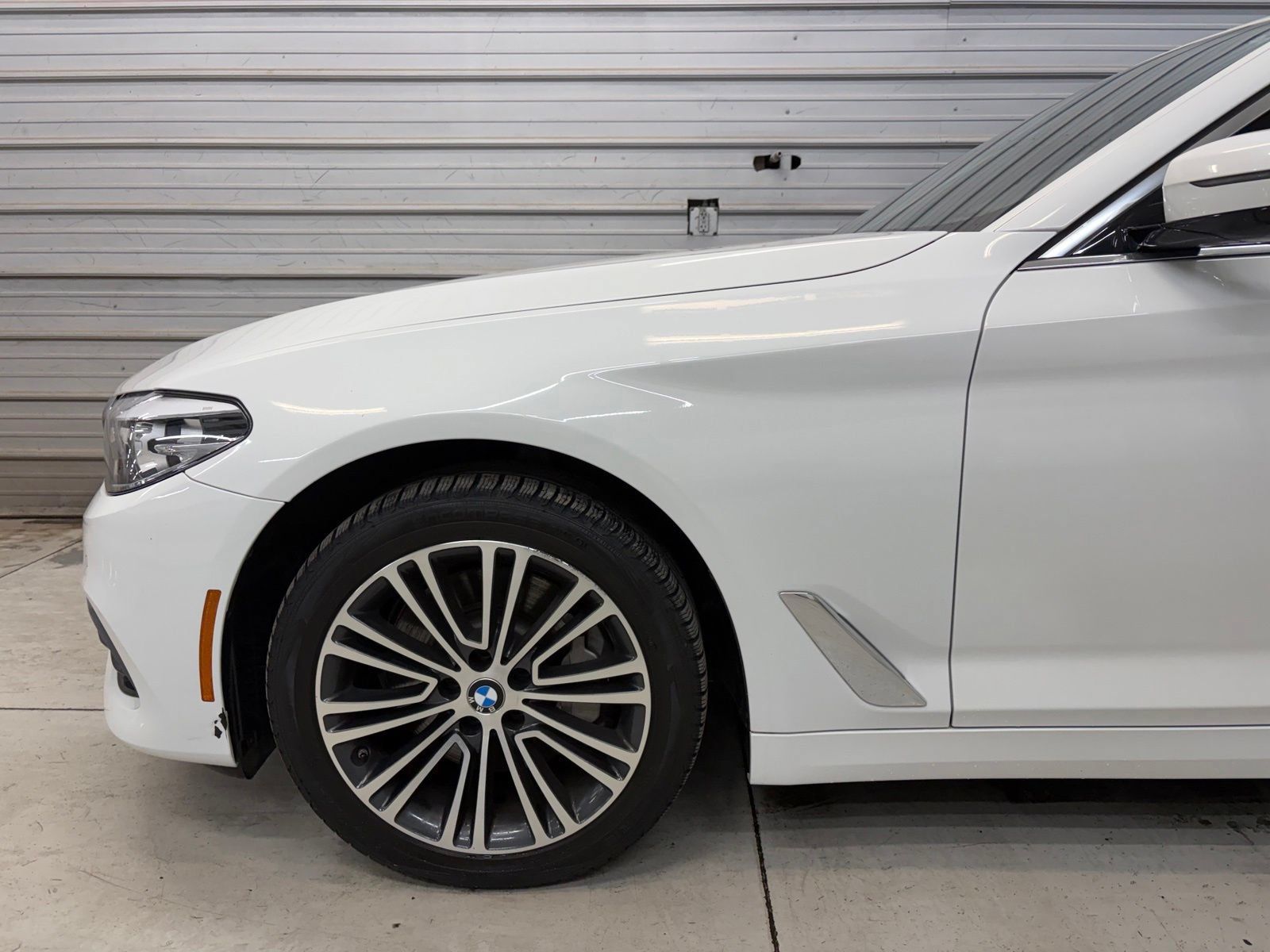 Used 2018 BMW 530i xDrive AWD/4WD image 4