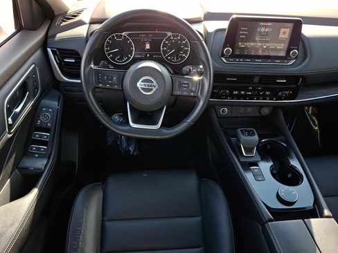 Used 2021 Nissan Rogue SL image 12