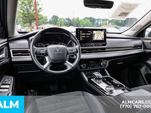 Used 2025 Mitsubishi Outlander SE FWD image 28