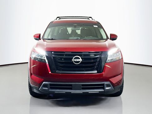 Used 2022 Nissan Pathfinder SV w/ SV Black Package FWD image 2