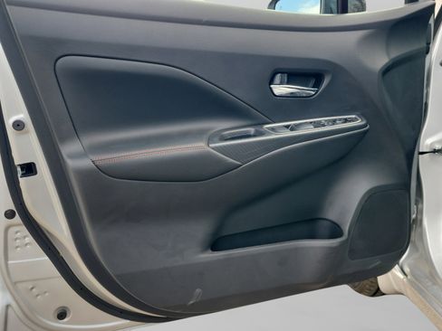 New 2025 Nissan Versa SR w/ Trunk Package FWD image 16