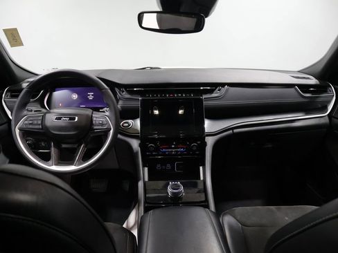 Used 2023 Jeep Grand Cherokee L Laredo image 17