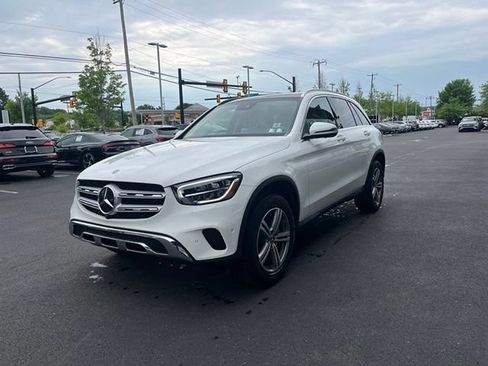 Used 2022 Mercedes-Benz GLC 300 4MATIC image 3