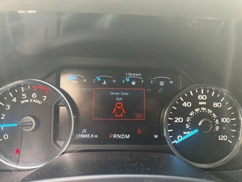 Used 2018 Ford F150 Lariat w/ Trailer Tow Package RWD image 11