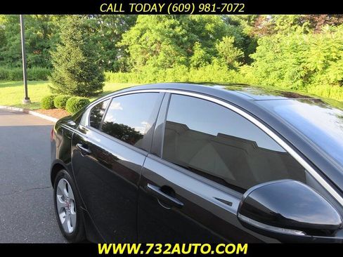 Used 2017 Jaguar XE image 21