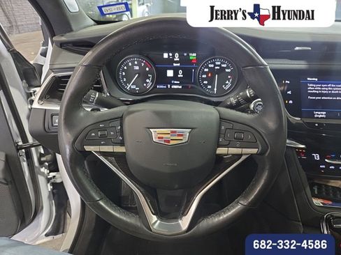 Used 2021 Cadillac XT6 Premium Luxury image 14