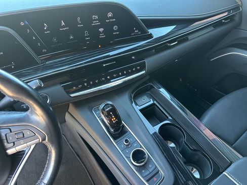 Used 2022 Cadillac Escalade ESV Sport w/ Touring Package image 23