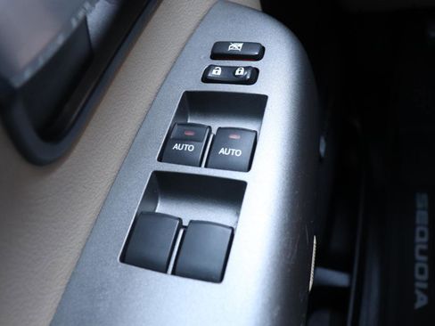 Used 2014 Toyota Sequoia Limited image 68
