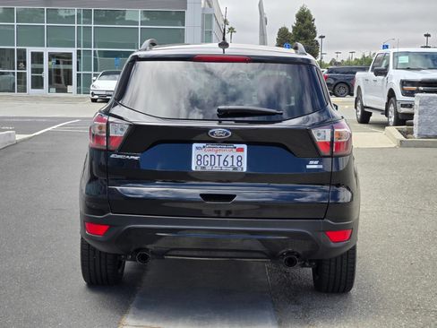 Certified 2018 Ford Escape SE w/ SE Sport Appearance Package AWD/4WD image 5
