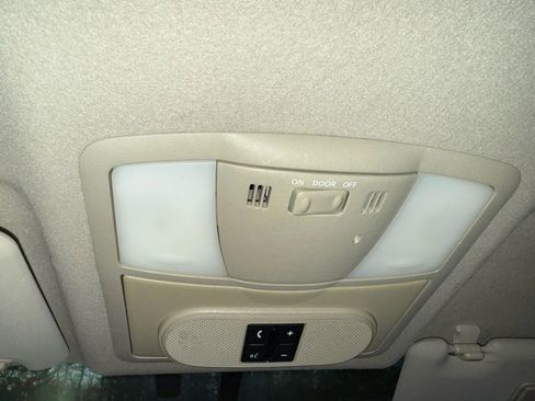 Used 2013 Nissan Rogue S image 28