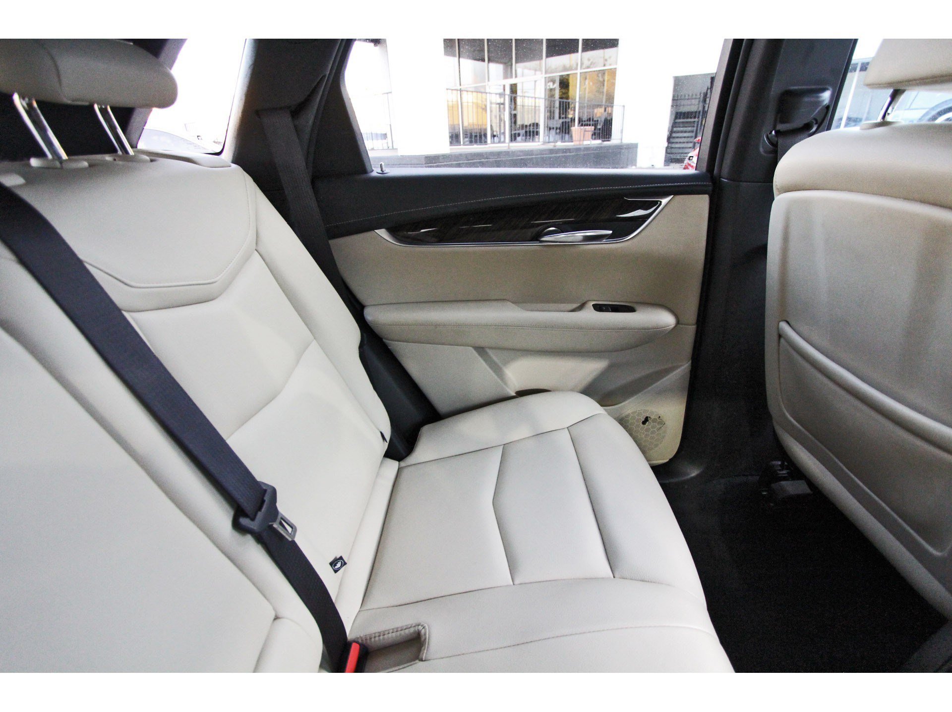Used 2018 Cadillac XT5 FWD image 14