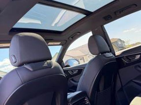 Used 2019 Audi Q8 Prestige AWD/4WD image 11