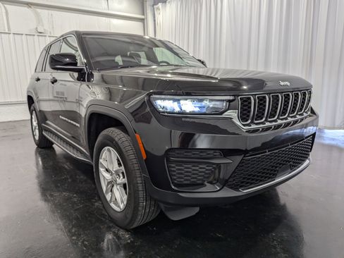 Used 2024 Jeep Grand Cherokee Laredo X image 5