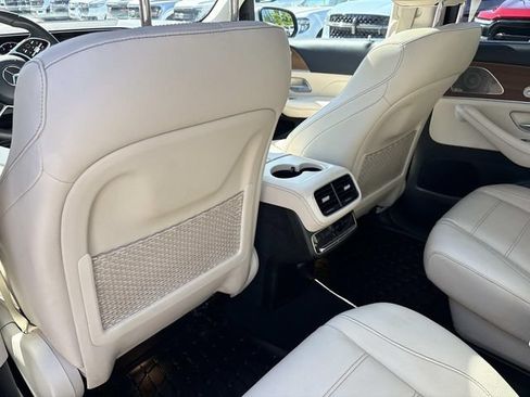 Used 2022 Mercedes-Benz GLS 450 4MATIC image 18