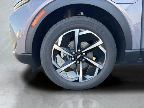 New 2026 Chevrolet Equinox EV LT image 32