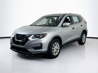 Used 2019 Nissan Rogue S image 1