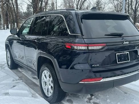 Used 2023 Jeep Grand Cherokee Limited image 8