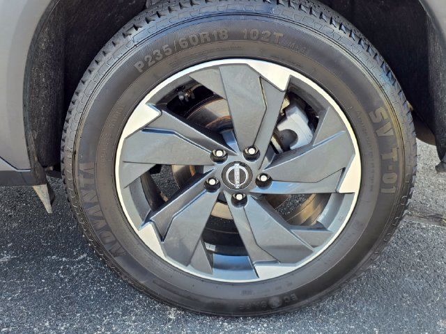 Used 2025 Nissan Rogue SV AWD/4WD image 8
