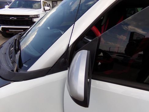 Used 2015 smart fortwo passion image 30