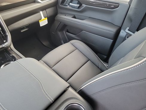 New 2026 GMC Yukon Elevation image 15