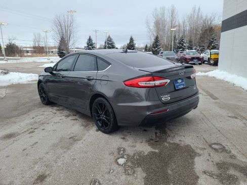 Used 2019 Ford Fusion SE w/ Equipment Group 151A image 4