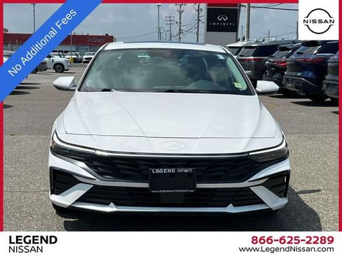 Used 2024 Hyundai Elantra SEL w/ Convenience Package FWD image 2