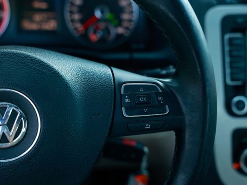 Used 2011 Volkswagen Eos Lux image 27