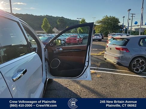 Used 2019 Jeep Grand Cherokee Summit AWD/4WD image 44