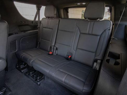 Used 2021 Chevrolet Suburban RST w/ Luxury Package image 21