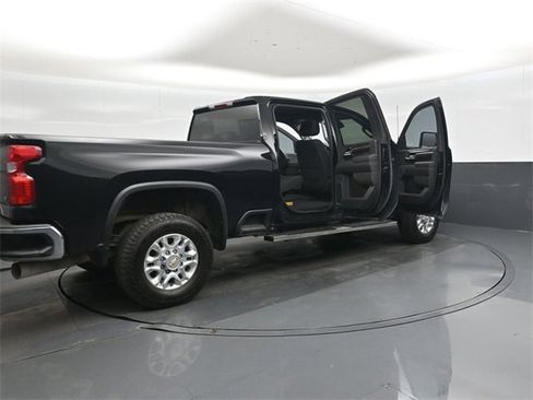 Used 2024 Chevrolet Silverado 2500 LT image 45