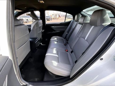 Used 2025 Toyota Camry SE image 19