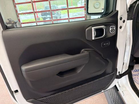 New 2026 Jeep Gladiator Sport AWD/4WD image 6