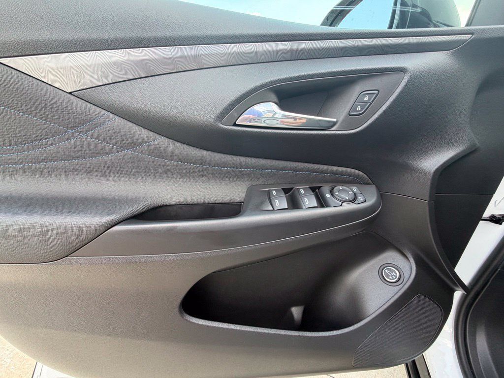 Used 2025 Buick Envista Sport Touring w/ Convenience I Package FWD image 18