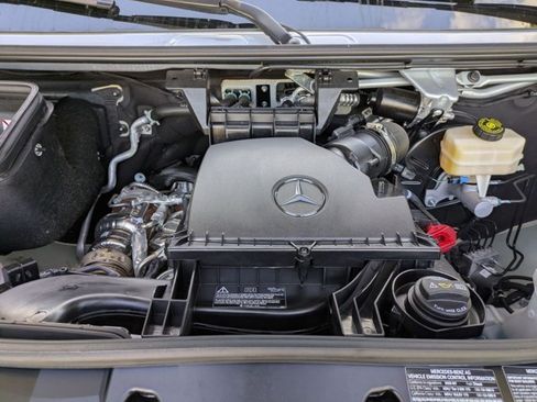 Used 2025 Mercedes-Benz Sprinter 2500 image 22