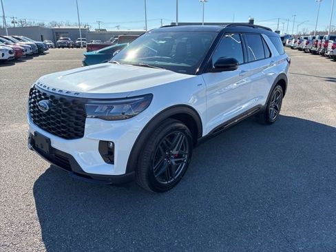New 2026 Ford Explorer ST-Line w/ ST-Line Street Pack image 1