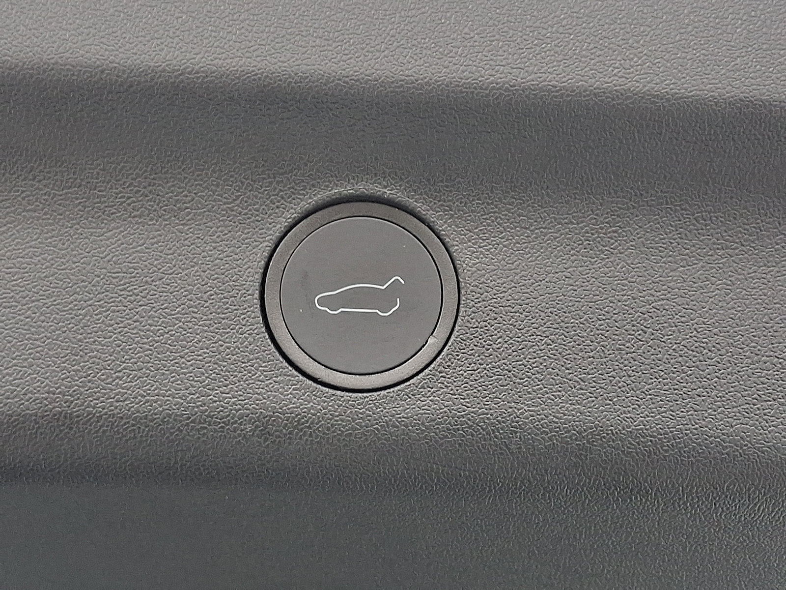 Used 2024 Tesla Model Y Long Range RWD image 30
