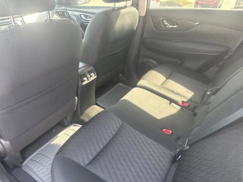Used 2018 Nissan Rogue S FWD image 12