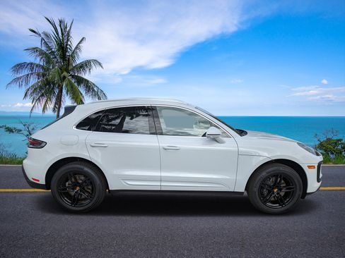 Used 2023 Porsche Macan image 34