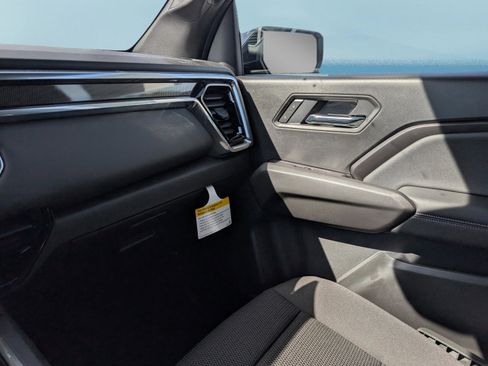 New 2026 GMC Canyon Elevation w/ Convenience Package image 29