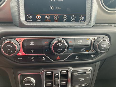 Used 2023 Jeep Wrangler Unlimited Sport AWD/4WD image 28