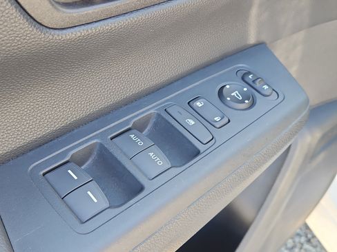 Used 2025 Honda CR-V EX image 19